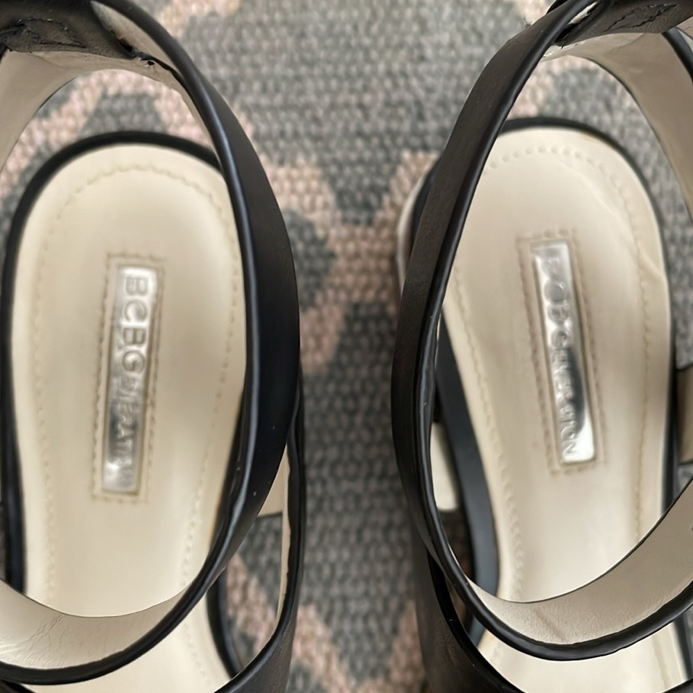 BCBGeneration Black Sandals Size 6.5 - Picture 11 of 16